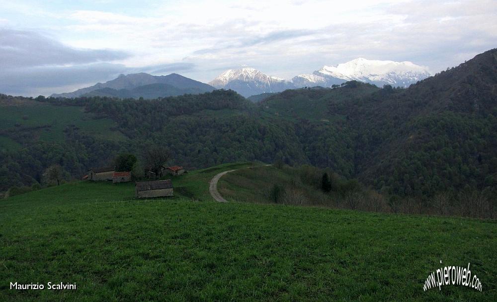 14 Panorama di Maggio a Prato Giugno.JPG